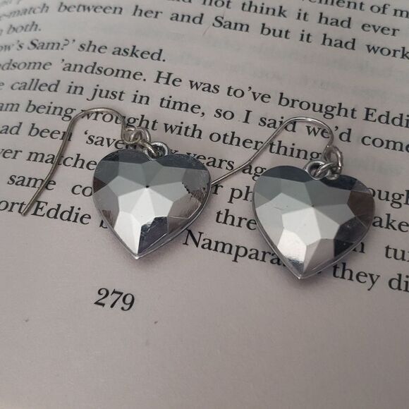 Heart Earrings  - Picture 3 of 6